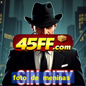 foto de meninas cacheadas no espelho